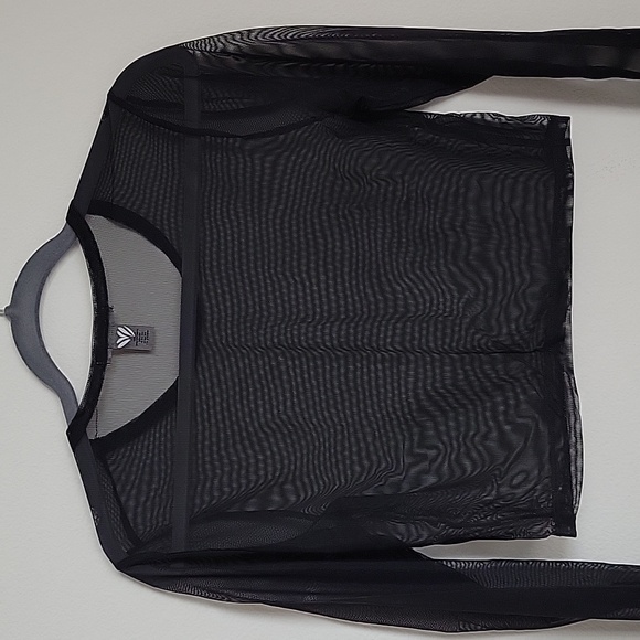 Black mesh active top - Picture 2 of 2